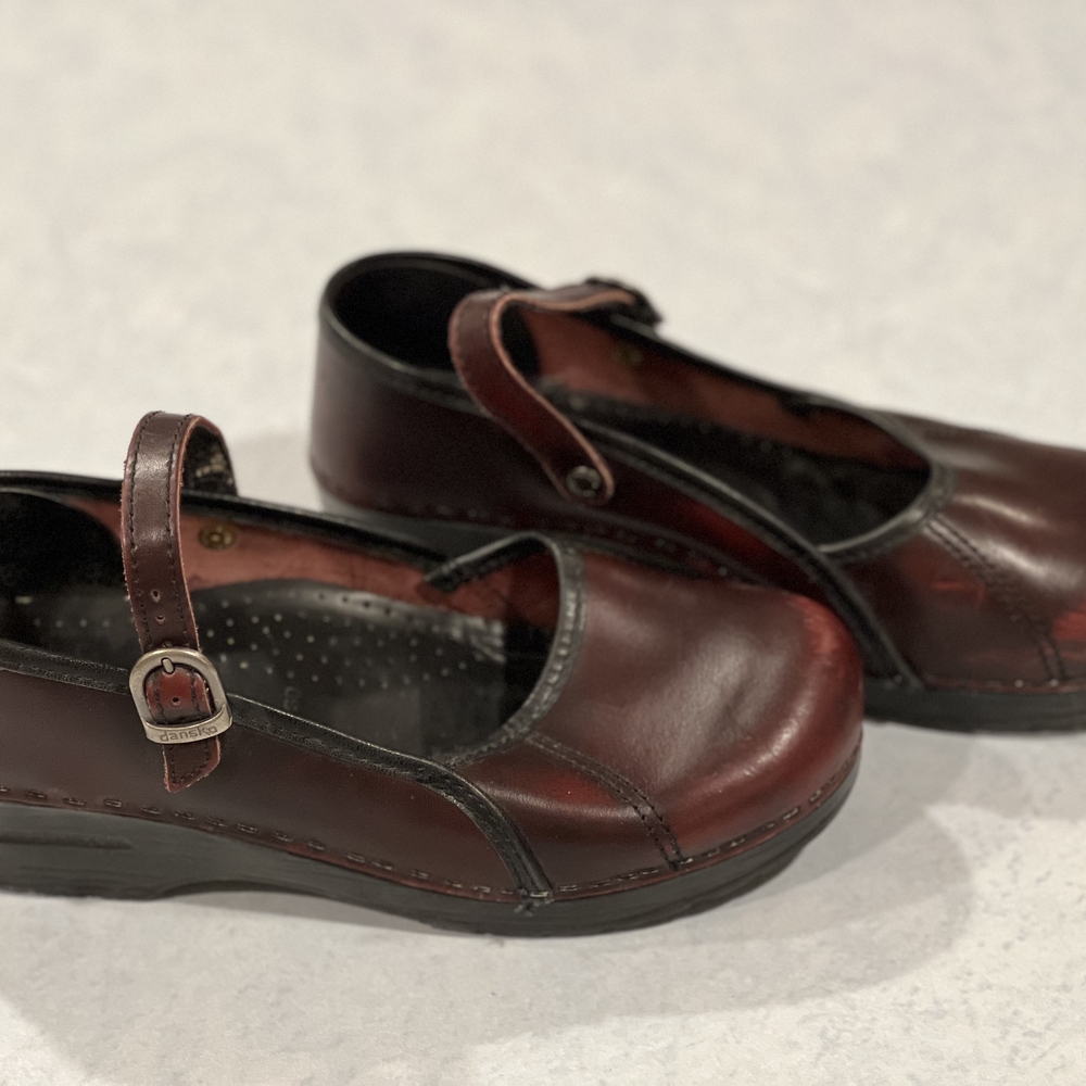 Women's Burgundy Mary Jane Shoes